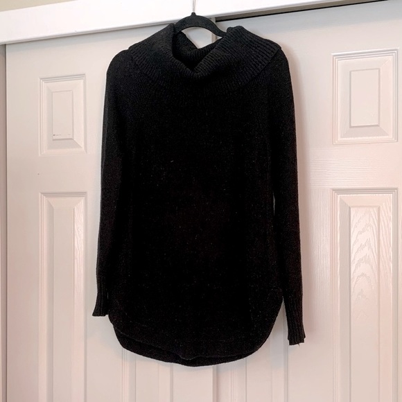 Anthropologie Sweaters - Anthropology turtleneck sweater size M